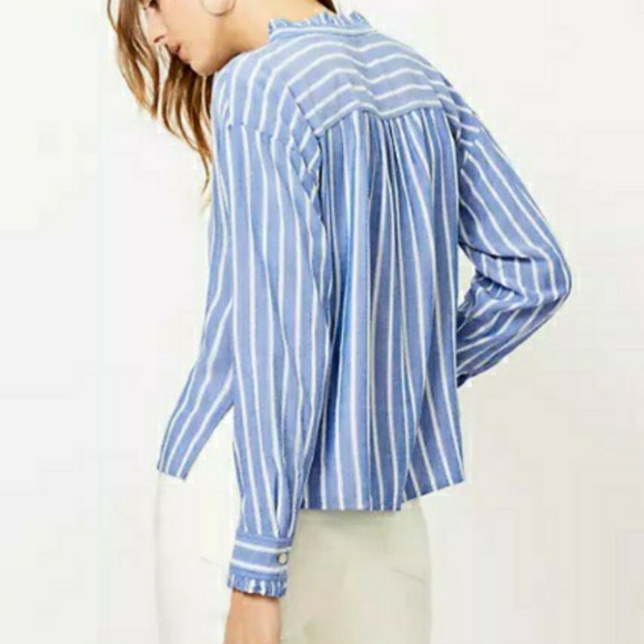 🌷NWT LOFT Button Up - Picture 2 of 6